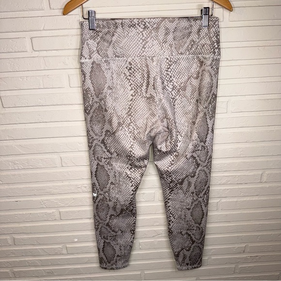 IVL Collective White Metallic Snakeskin Active Leggings, Women’s Size 10 - Picture 5 of 7